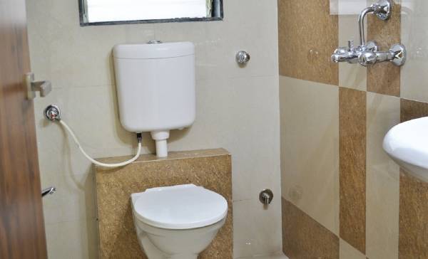  suburbia-iii Bathroom