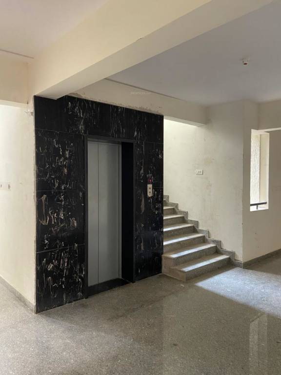  unnathi vaibhavi Lift(s)