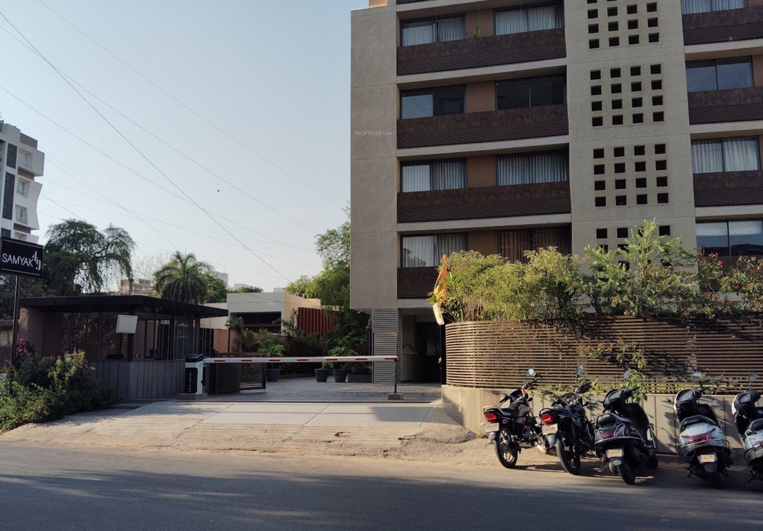  samyak 49 Entrance Gate Security Cabin