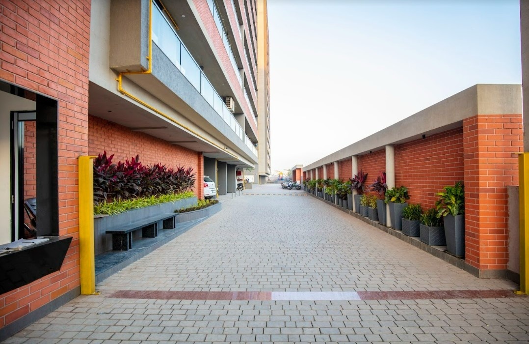  benito Paved Compound