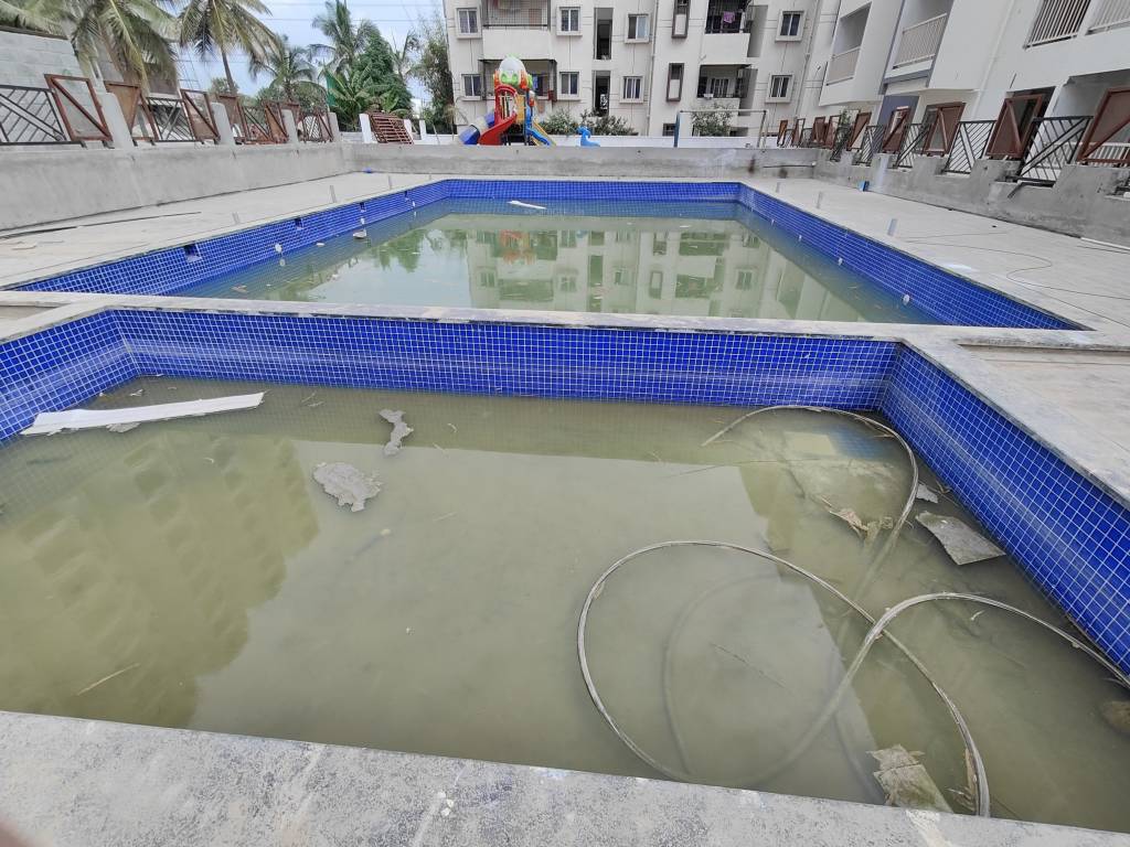  sovereign Swimming Pool
