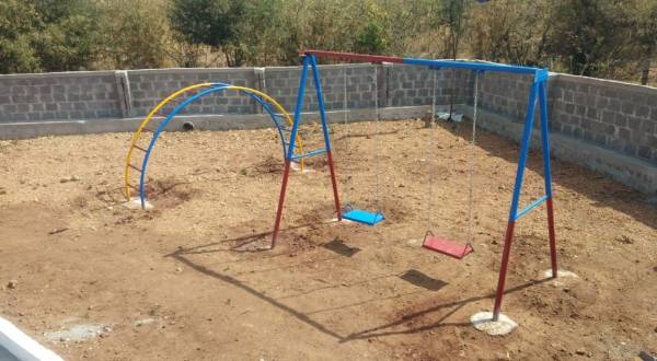  silver-leaf Children's play area