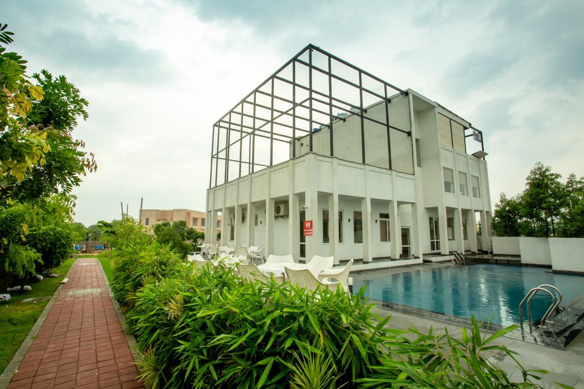  geeta phase i Club House