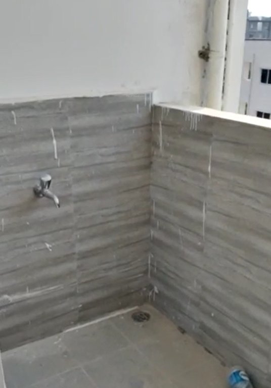  rams abode east Balcony