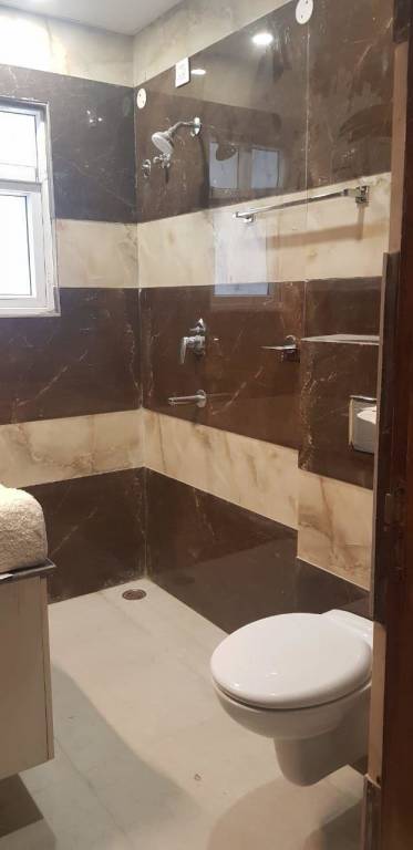 kings lane phase 1 Bathroom