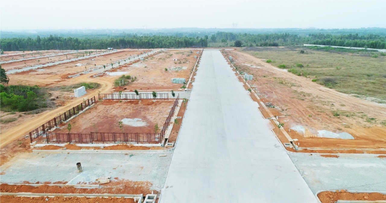 Saroj Whispering Winds