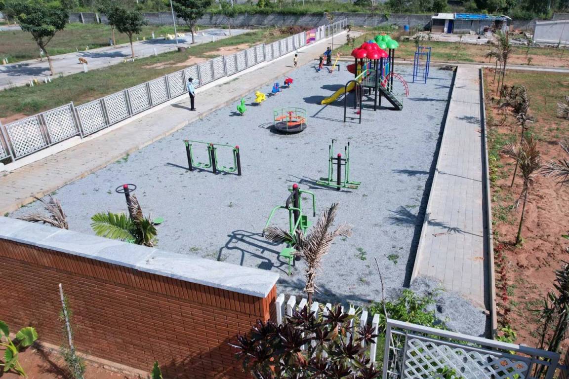  silver oak Children's play area