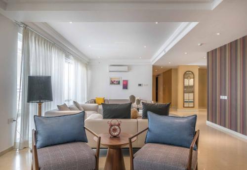  botanika-tower-a-and-tower-b Living Area