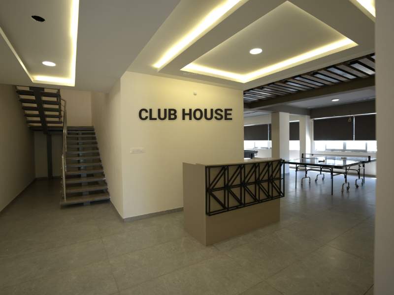  urban winds Club House