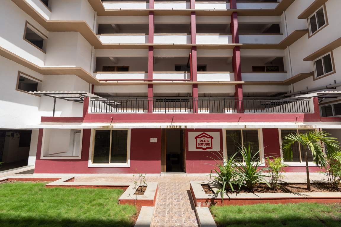  signature Club House