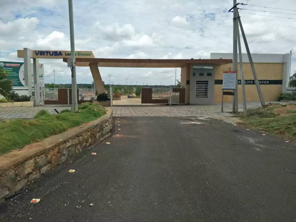  lorna greens plot Plot