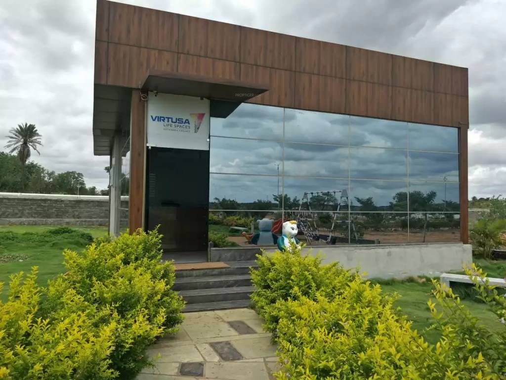  lorna greens plot Plot