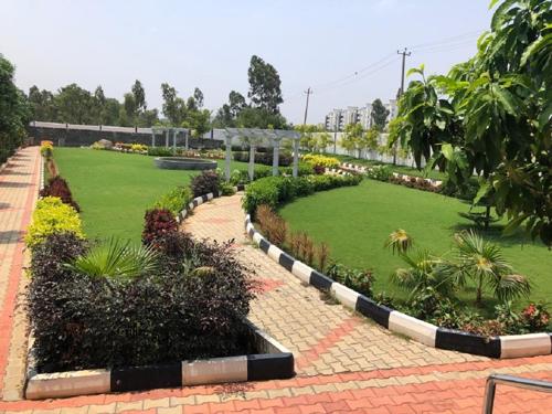  green-apple-hikes Landscape Garden and Tree Planting