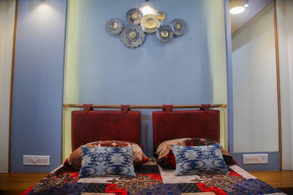  shri-hari-green Bedroom