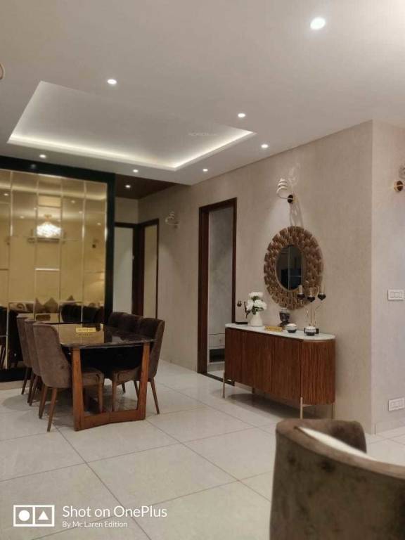  el spazia Dining Area