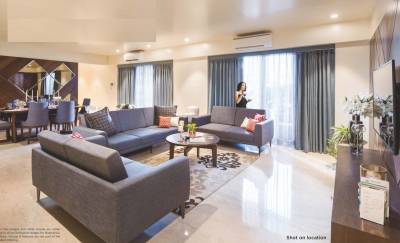  titanium Living Area