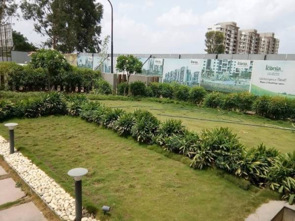  iconia-phase-v Landscaped Gardens