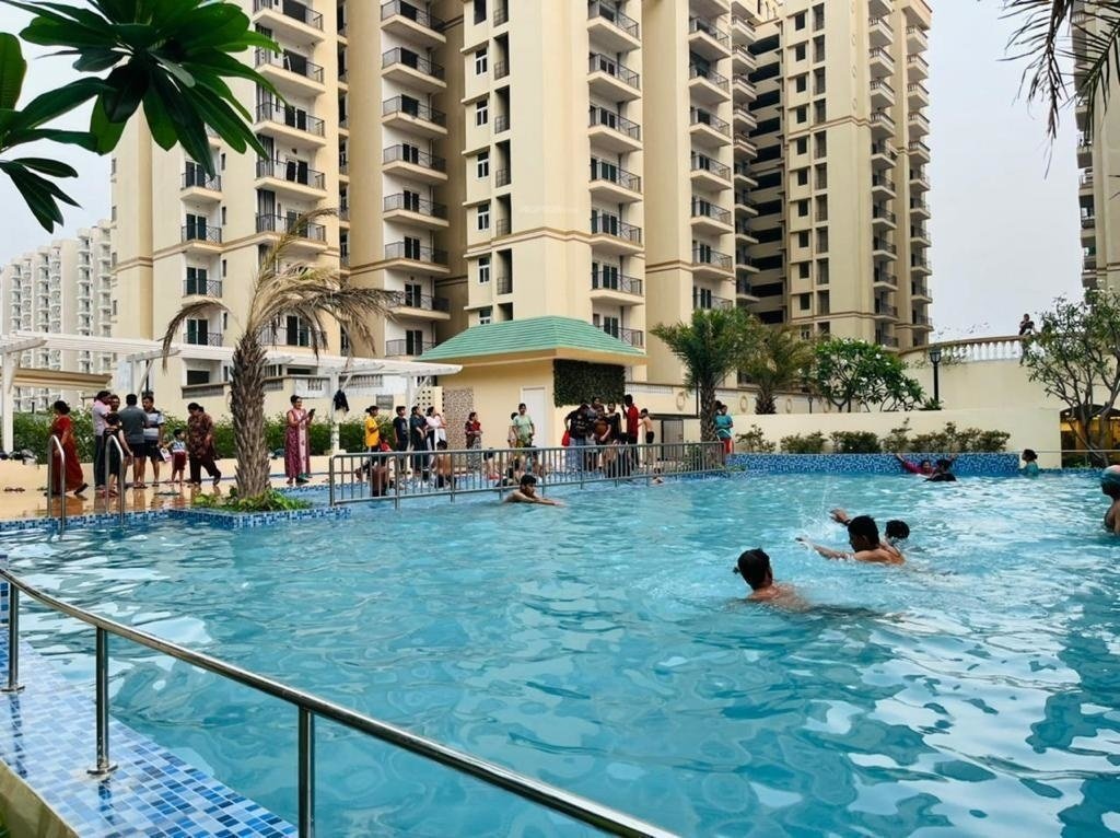  greens Swimming Pool