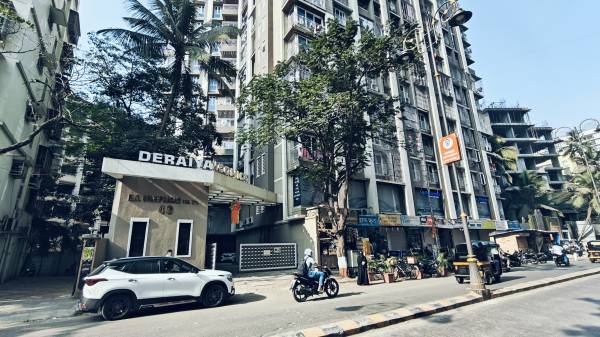  iconico Gated Community