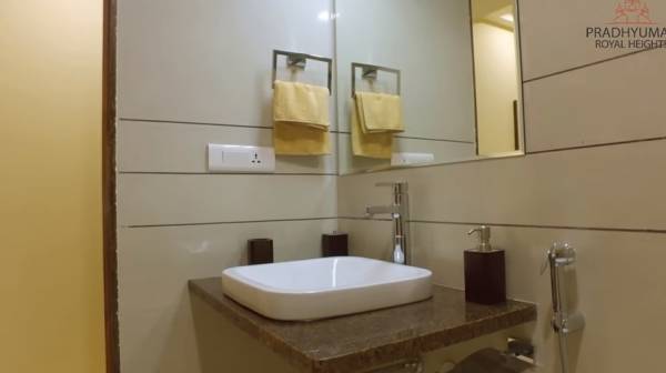 Bathroom royal-heights Bathroom