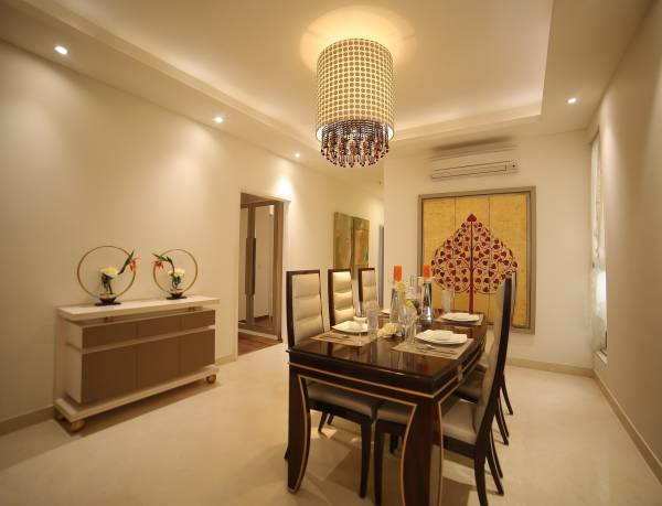  merlin-iconic-tower Dining Area