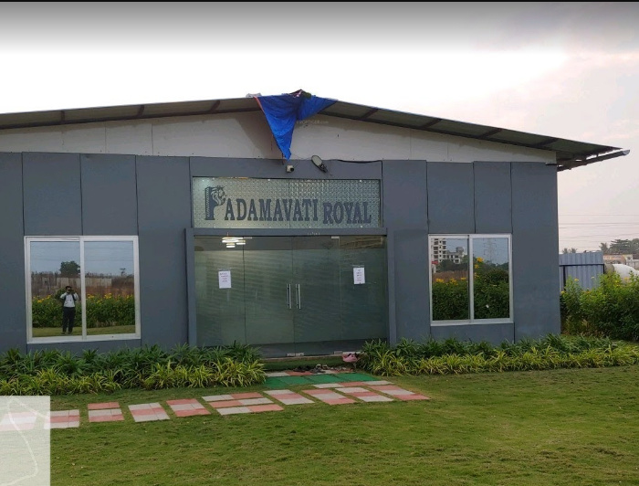  royal phase 2 Club House