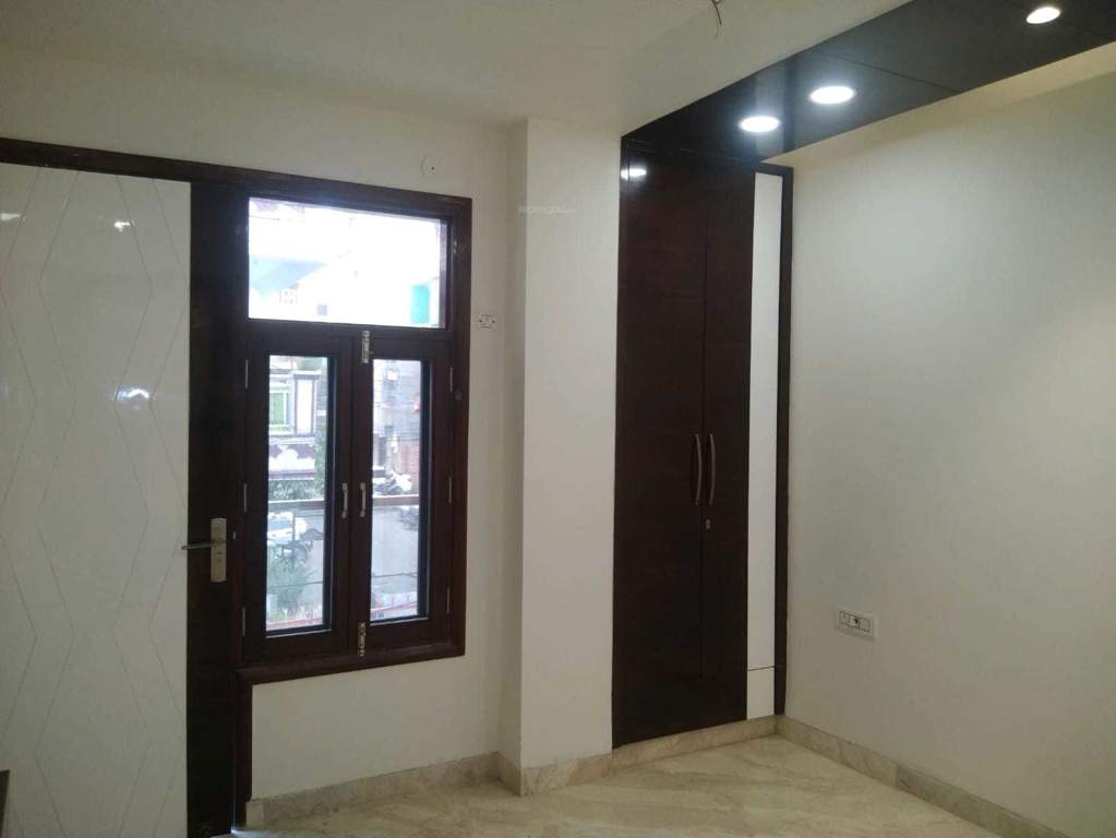 lamba floors rohini sector 25 Bedroom