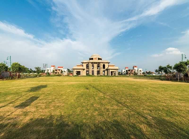  regalia Landscaped Gardens