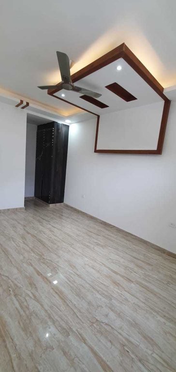  diamond floor Dining Area