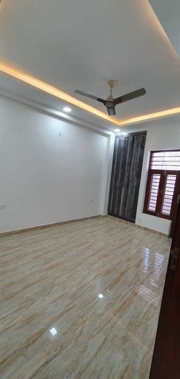  diamond floor Living Area