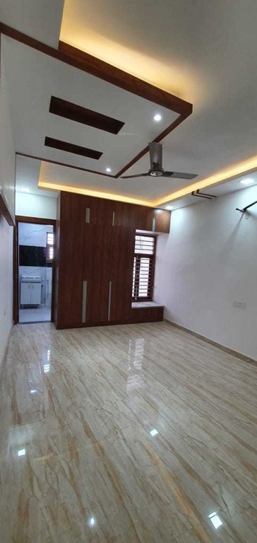  diamond floor Living Area