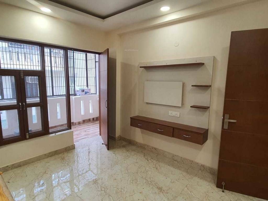  platinum floors Bedroom