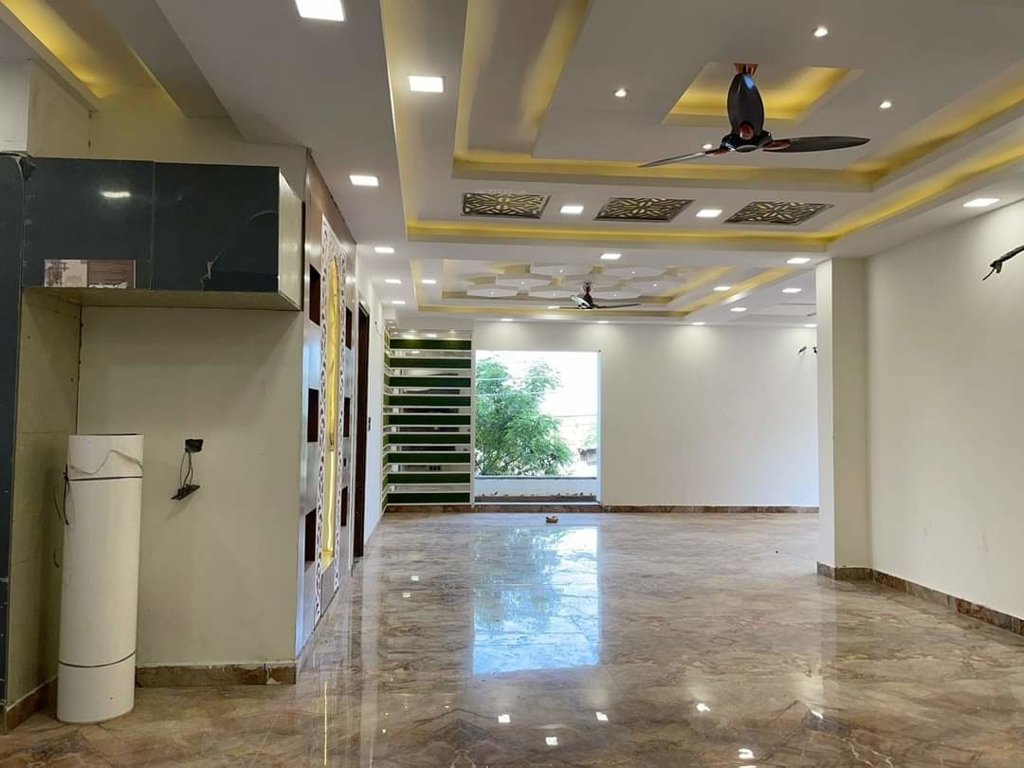 grandeur floor Lobby