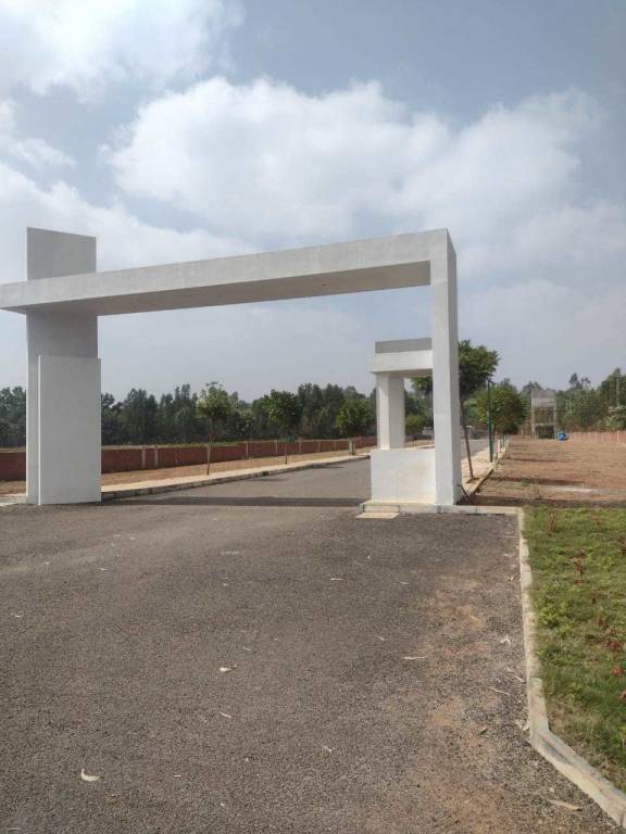  amogh anagha nivasayati Plot