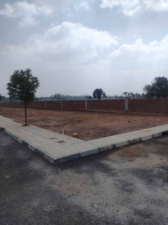  amogh anagha nivasayati Plot