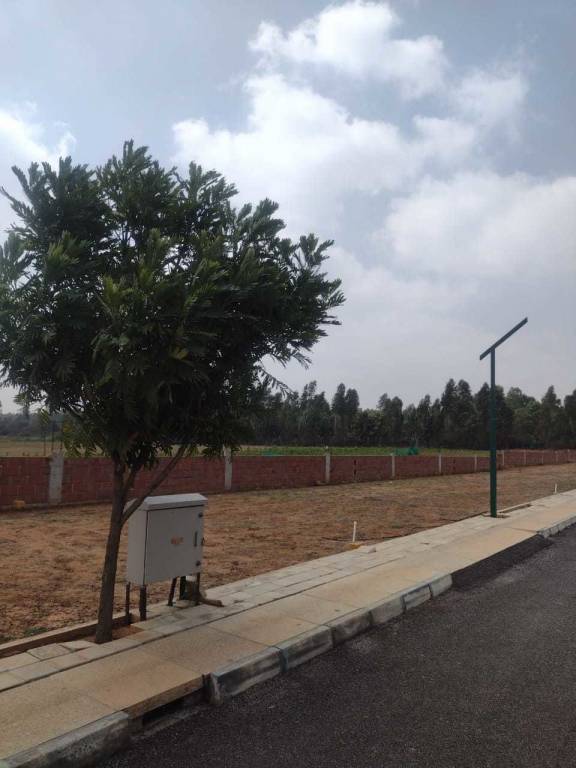  amogh anagha nivasayati Plot