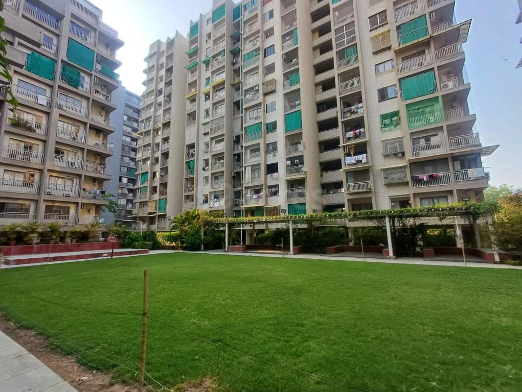  shlok parisar Landscaped Gardens