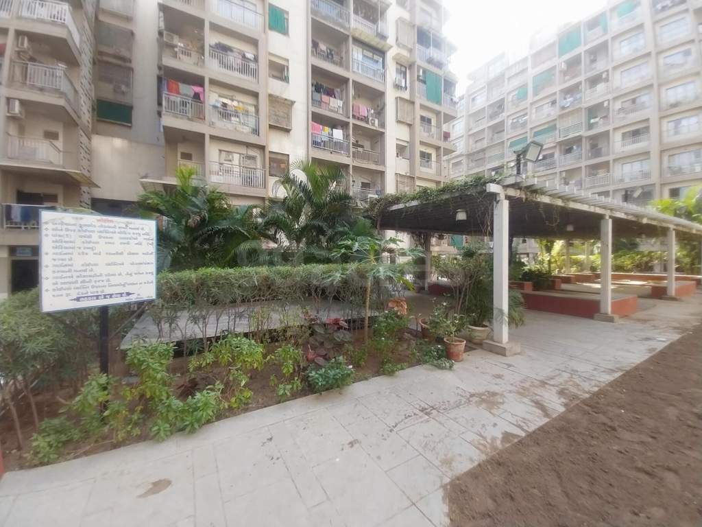  shlok parisar Landscaped Gardens