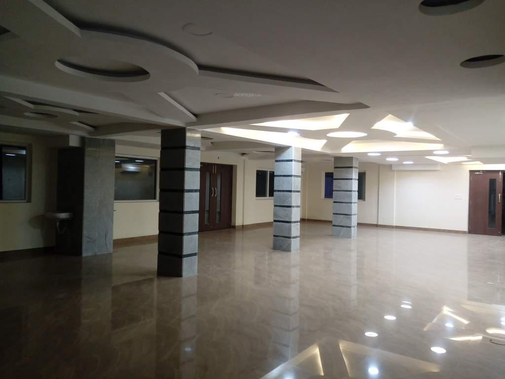  grande phase iv Lobby