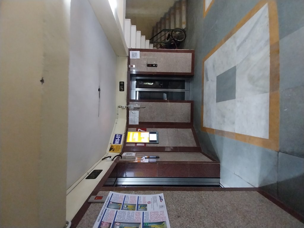  kendriya vihar Lift(s)
