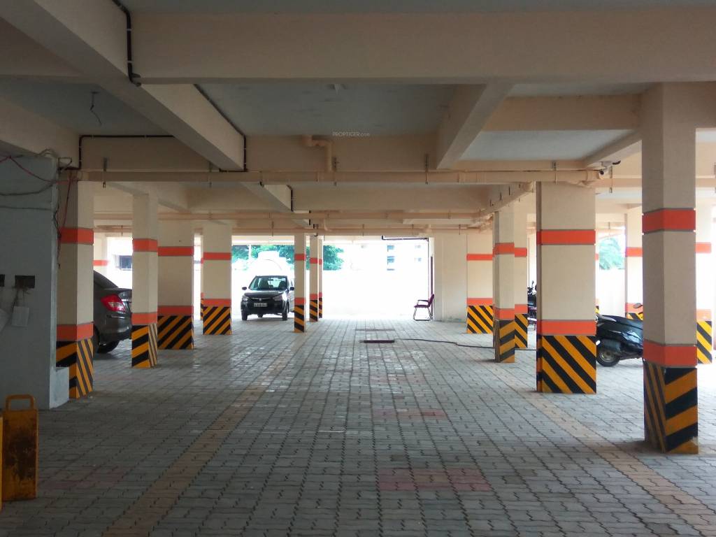  gruha Car Parking