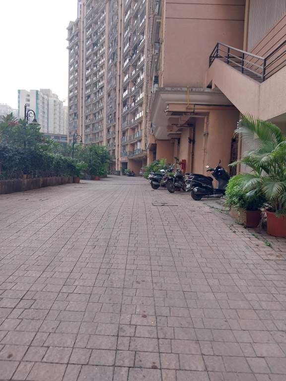  iris Internal Roads & Footpaths