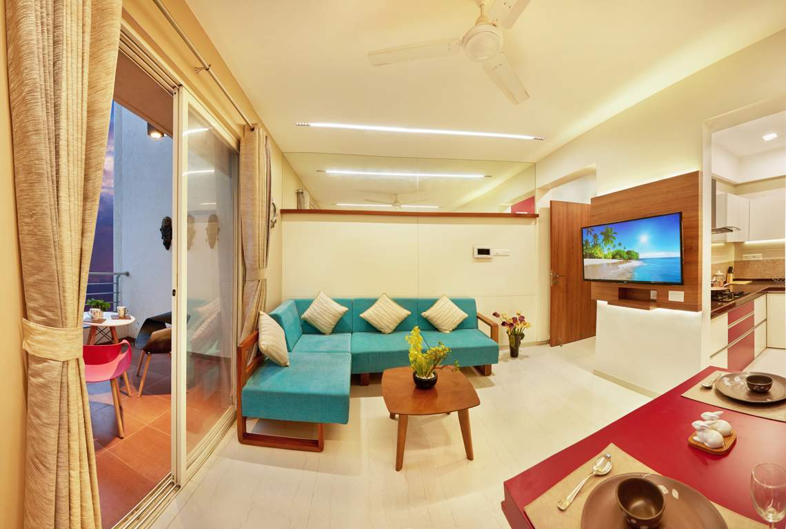  aura Living Area