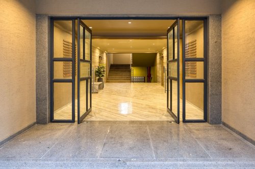  southrayz Entrance Lobby