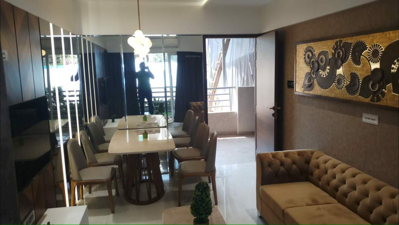  global city type b1 merlion Dining Area