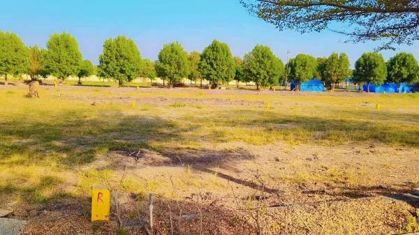  peram-signature-park-and-others Plot