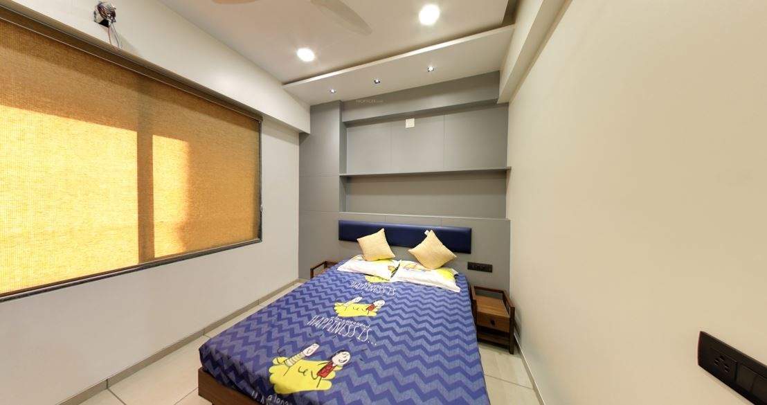 heights and the east gate Bedroom