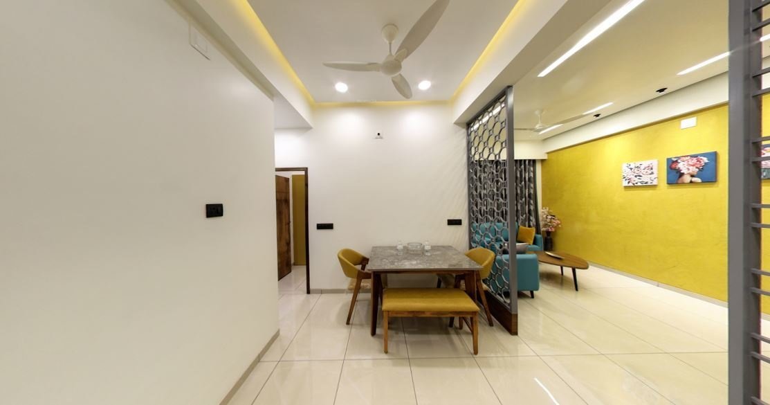 heights and the east gate Dining Area