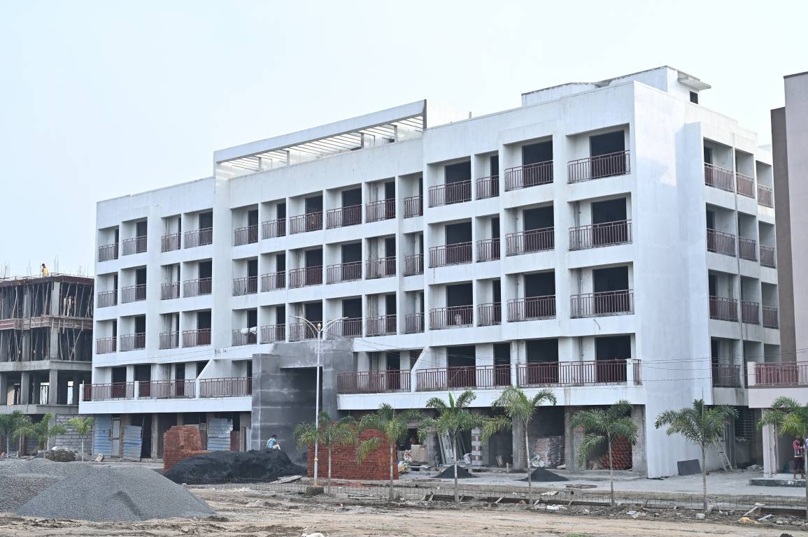  gm thakur city Elevation