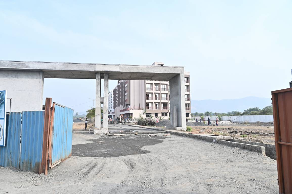  gm thakur city Elevation